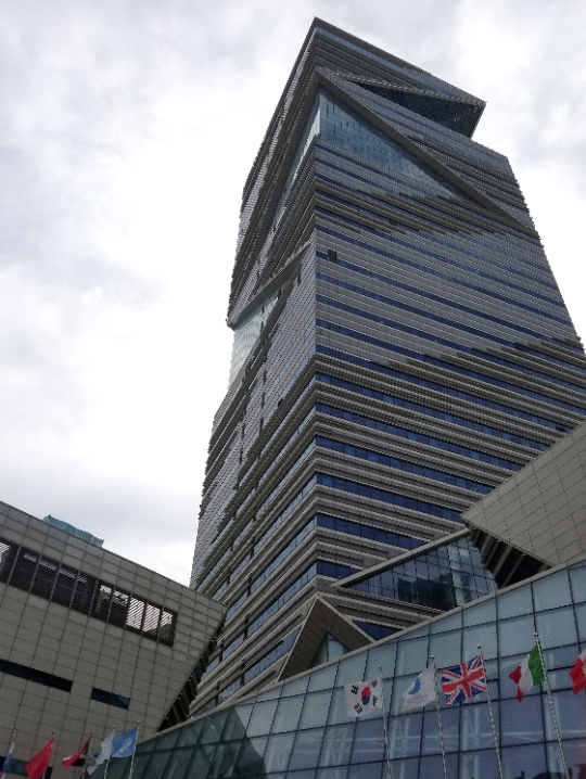 The G-Tower is the “control center” for Songdo’s smart city. CCTV cameras throughout the city feed real-time info to the building, which is converted to data. This data can then be used to improve the standard of living of those in the city.